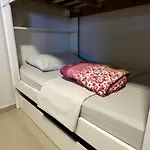 Casa Espacosa Com Sala De Jogos Interna E Externa