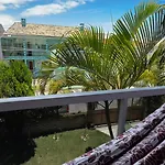 Casa Espacosa Com Sala De Jogos Interna E Externa