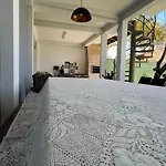 Casa Espacosa Com Sala De Jogos Interna E Externa