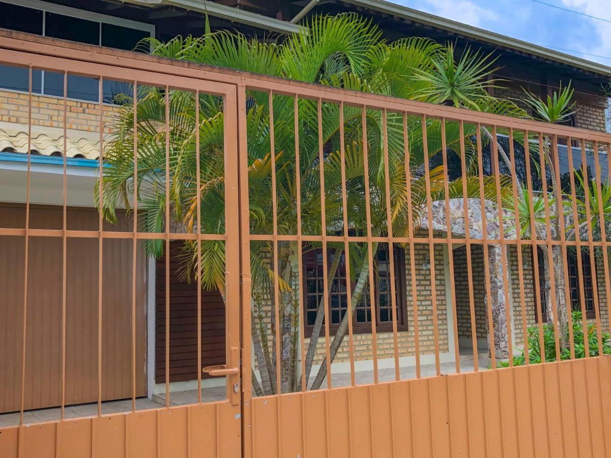Casa Espacosa Com Sala De Jogos Interna E Externa Сasa de vacaciones *