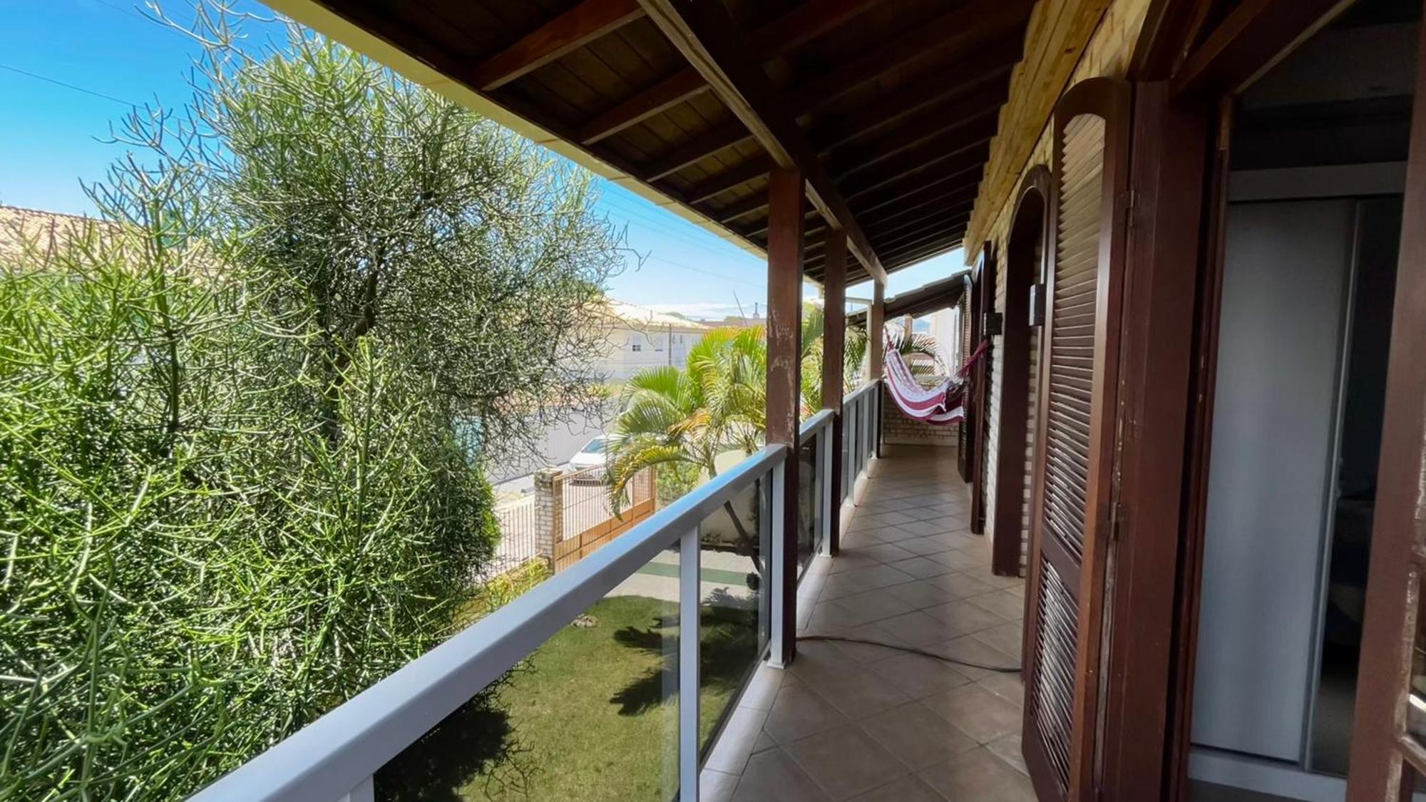 Casa Espacosa Com Sala De Jogos Interna E Externa * Florianópolis