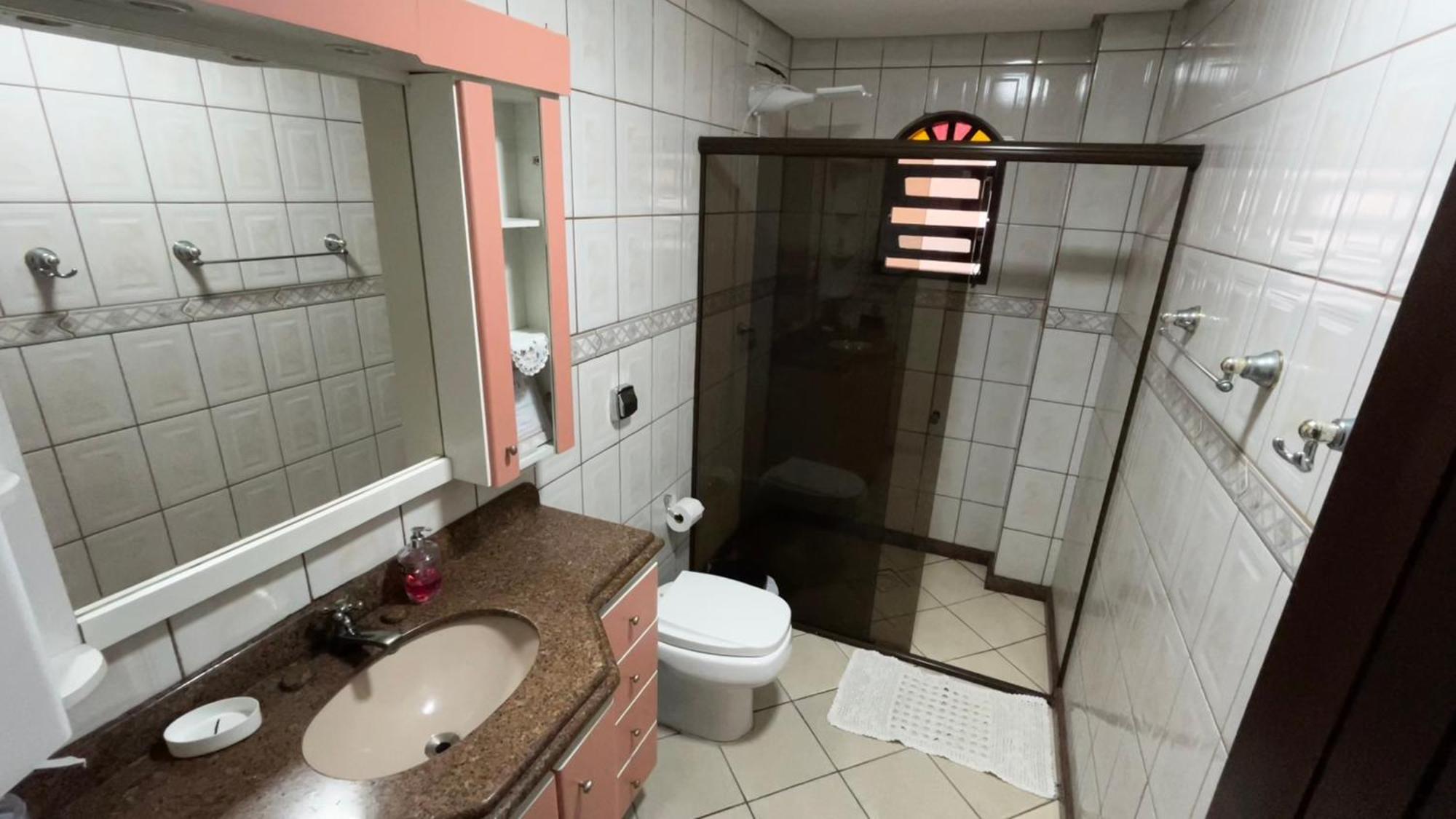 Casa Espacosa Com Sala De Jogos Interna E Externa * Florianópolis