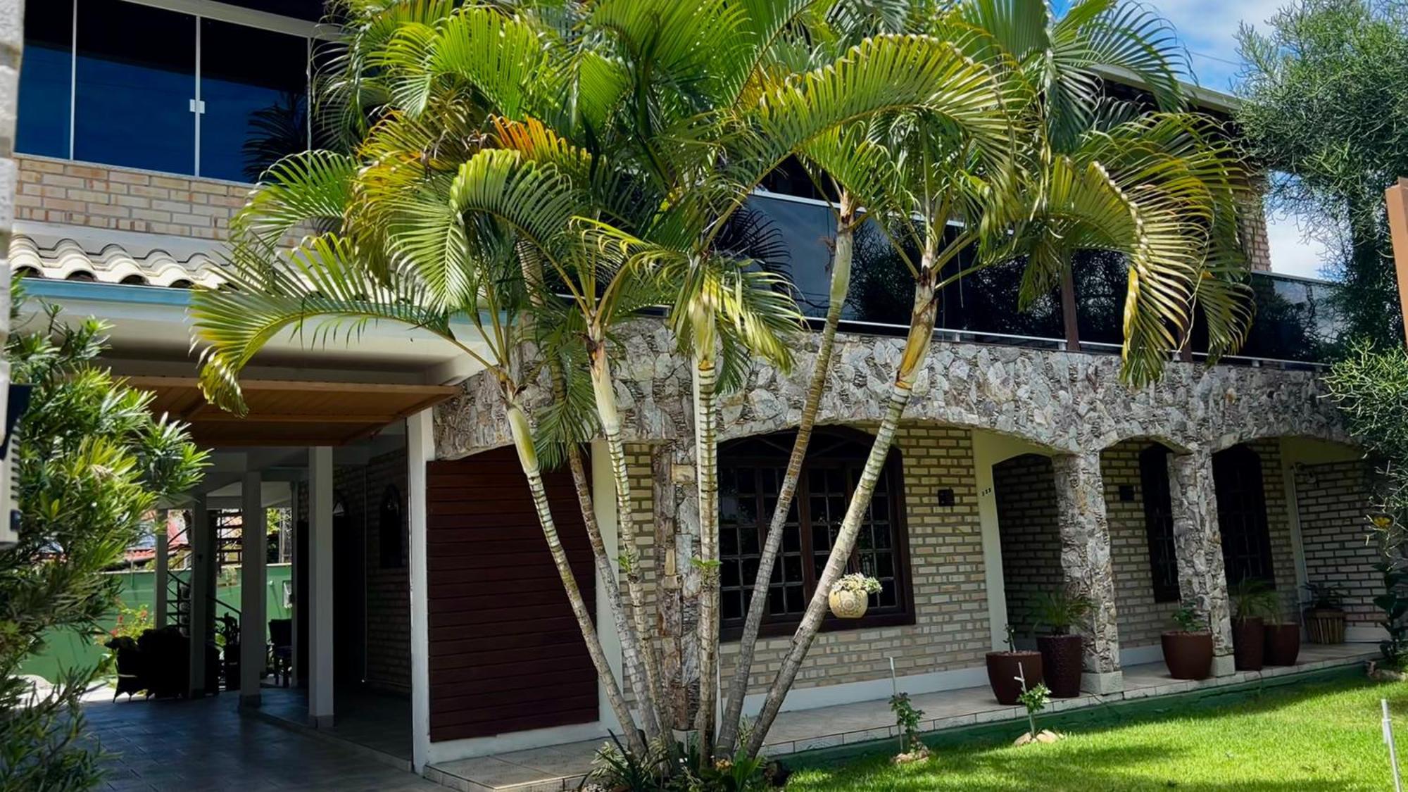 Сasa de vacaciones Casa Espacosa Com Sala De Jogos Interna E Externa Florianópolis