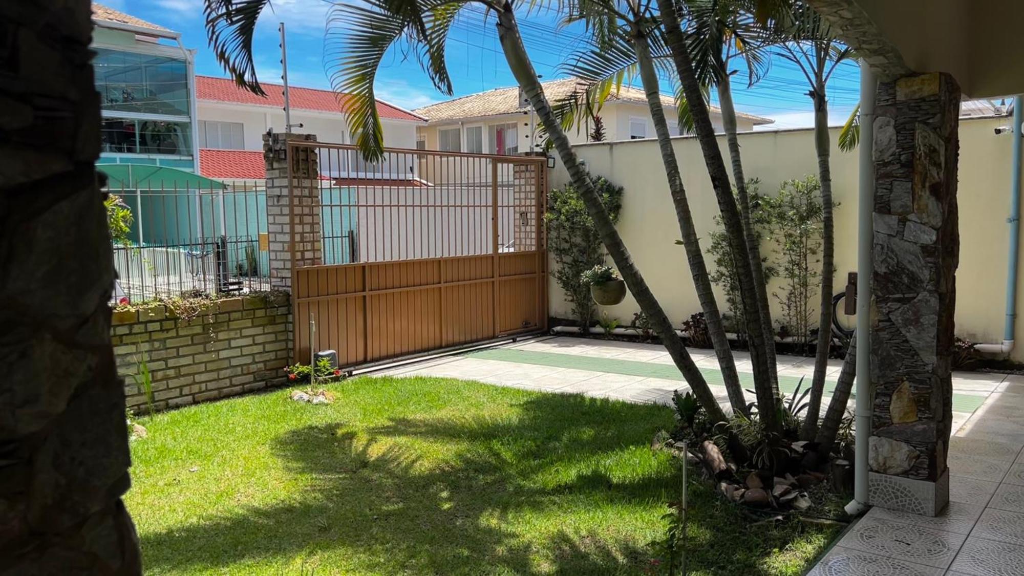 Casa Espacosa Com Sala De Jogos Interna E Externa Florianópolis